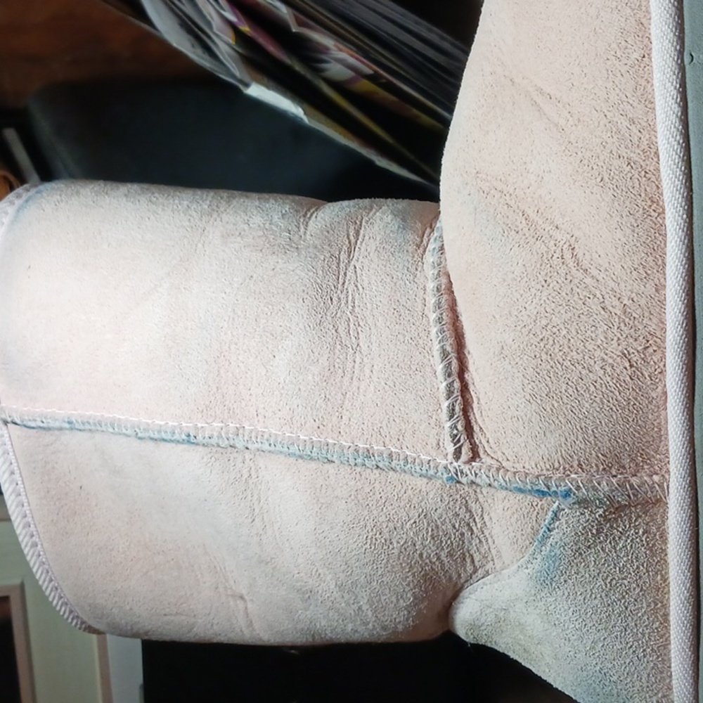 Uggs classic short baby pink size 7